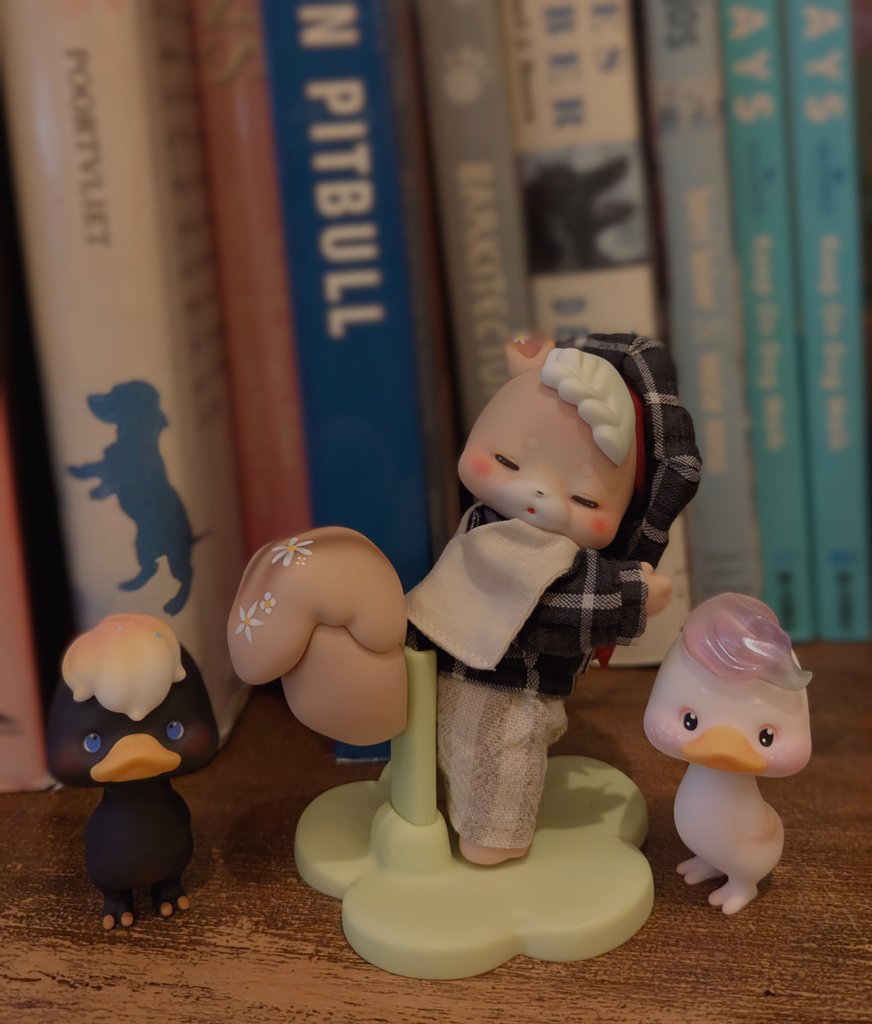 ぼくのしっぽとおみみにはお花が咲いてるよ🐻🐿️✿うれしいね🎶

#kumukuku #쿠무쿠쿠