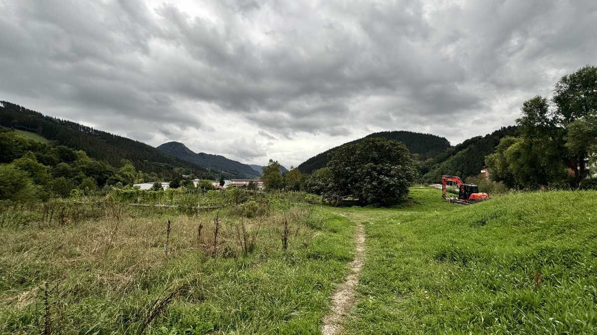 📢🛠️Lazkaok meandroan oinezkoentzako bide berriaren lanak abiatu ditu.

📢🛠️Lazkao arranca las obras del nuevo camino peatonal en el meandro.

🔗 EU: labur.eus/0qmmhetj | ES: labur.eus/whvqtuov

#Lazkao ✅