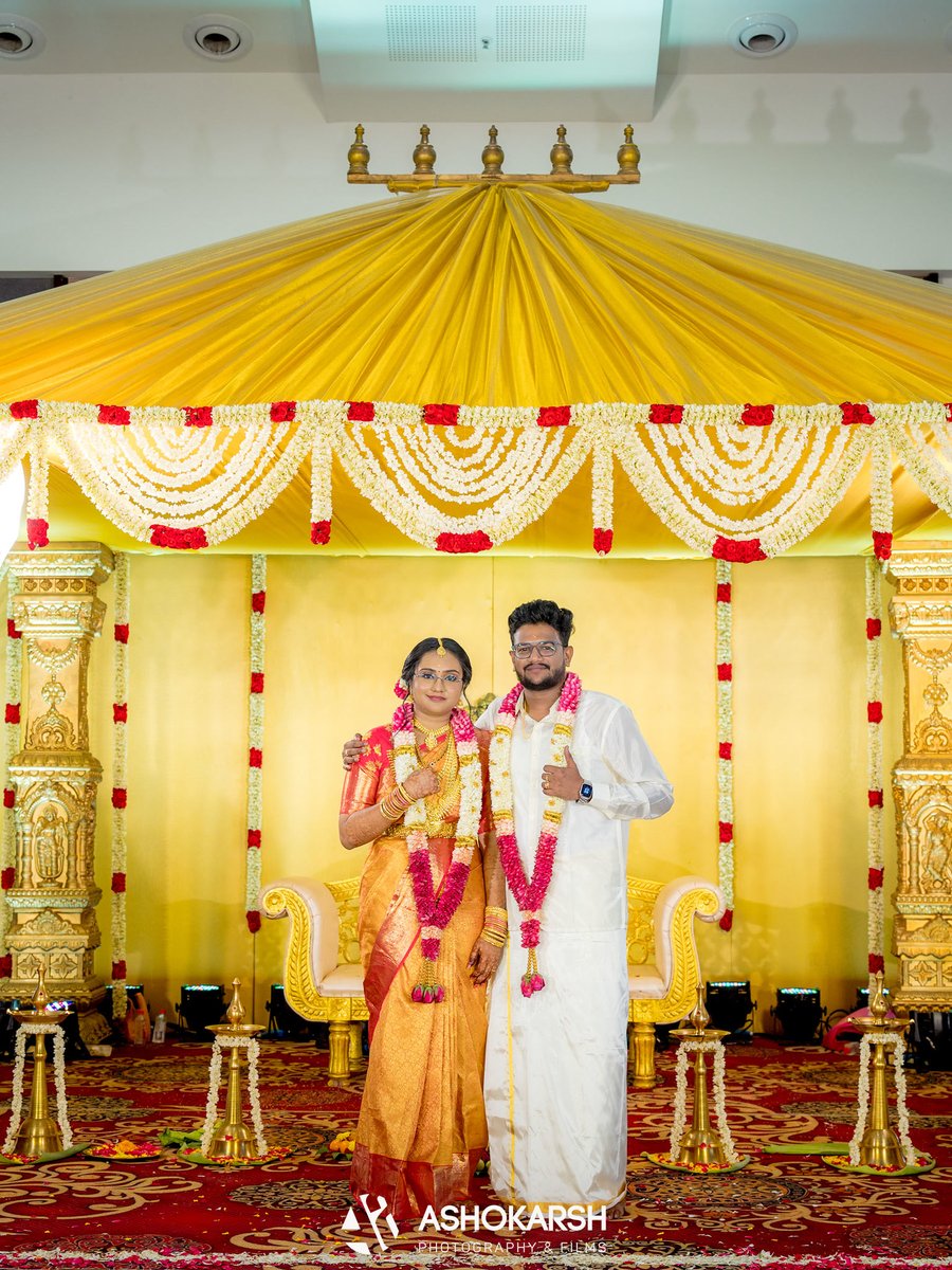 Ashokarsh's tweet photo. Draped in elegance, glowing in happiness 💛🌸
Two souls, one heartbeat forever 💞💍
.
.
Additional information:
https://t.co/BhpINxdTBp
Reach us at +91 76000 70004

#Ashokarshphotography #FlimsbyAshokarsh #ShotsbyAshokarsh https://t.co/Ei4GNJVaOY