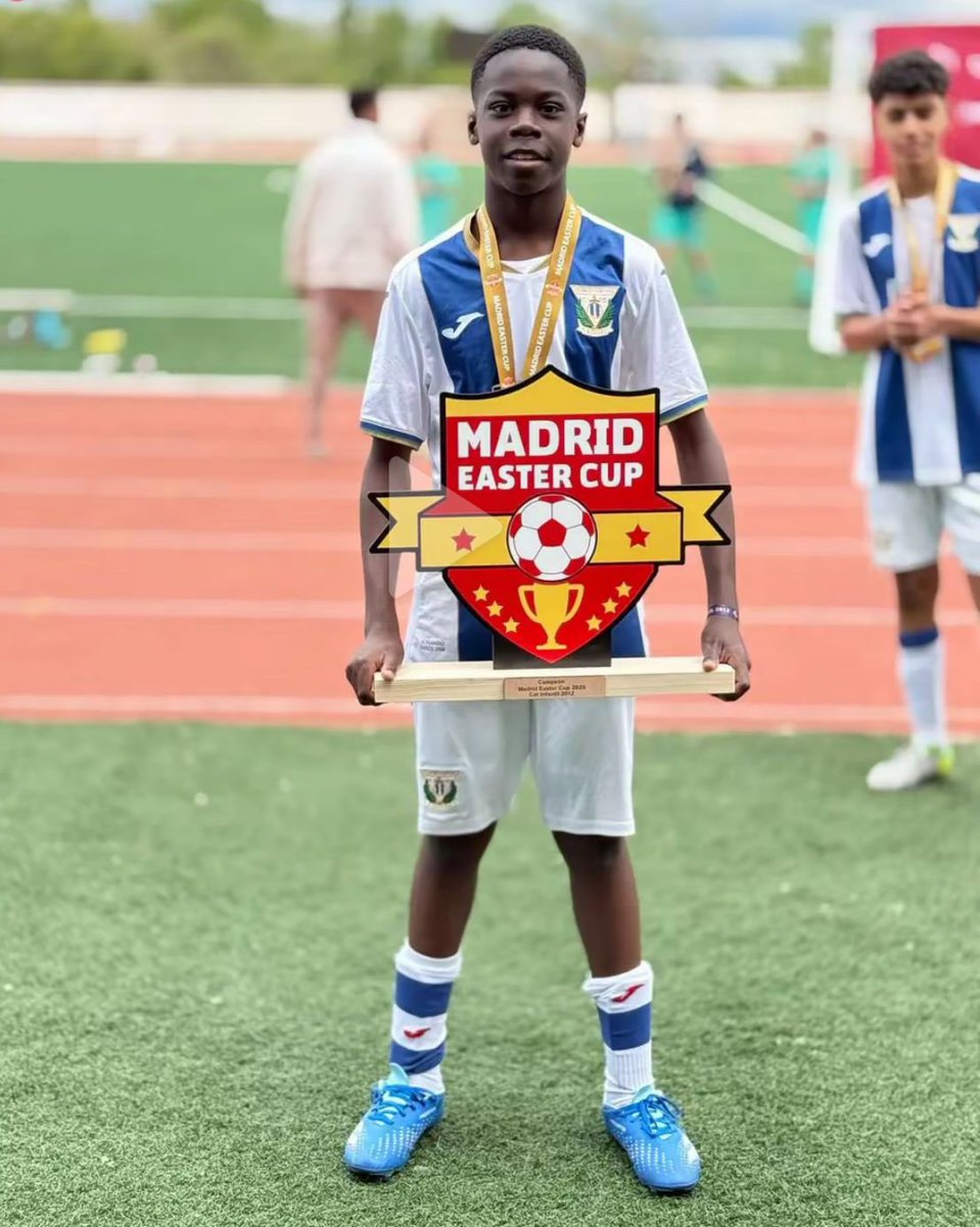 Maverick de <a href="/CanteraPepinera/">Cantera C.D. Leganés</a> <a href="/CDLeganes/">C.D. Leganés</a>  se coronó junto a todo su Equipo como CAMPEONES de la categoría Infantil 2012 en esta edición de la #MadridEasterCup 💥⚽️

Talento, esfuerzo y muchísimo corazón en cada partido ¡Una generación que promete!