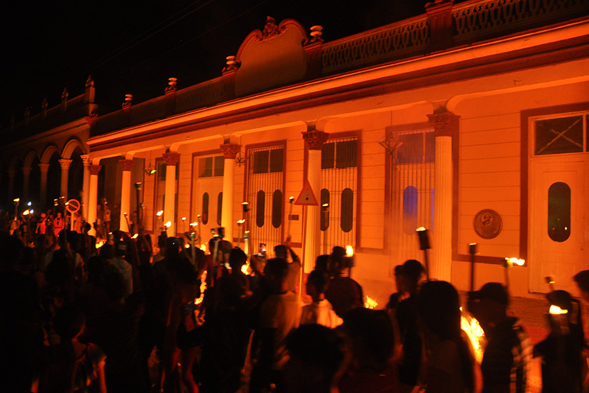 🗣️ Quemada antes que esclava!!

🗓️ 149 años de aquella noche luminosa en el que el fuego honró la libertad. Como cada año, los tuneros evocaremos al Mayor General Vicente García González y a quienes con su sacrificio legaron toda una tradición patriótica.
#PorLasTunasLaVictoria
