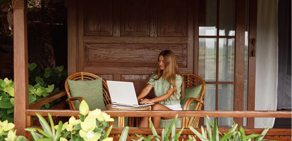 Spirent's tweet image. Traditional mesh #networks addressed coverage gaps, but often at the expense of speed &amp;amp; reliability. #WiFi 7 changes that equation. With Multi-Link Operation, 320 MHz channels, &amp;amp; 4096-QAM, whole-home gigabit coverage is no longer a dream; it’s a reality. okt.to/TvpJNL