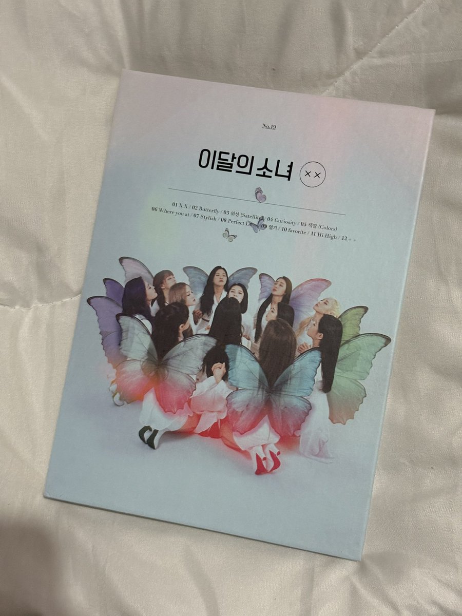 MILFSOWON's tweet image. hi 

wts lfb / for sale ww 
- xx limited a loona album
- no photocard (if you want with pc lmk)
- erm just offer a price lets see 
- yes i can do international shipping
- mint condition

tags rare oop butterfly intl loossemble artms