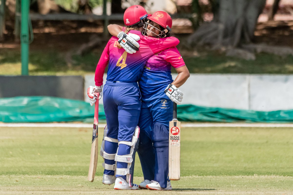 HISTORY IN BULAWAYO!
UAE beat Zimbabwe by 36 runs in their first-ever Women's ODI
Girls, you make us PROUD! 🇦🇪🤩
Player of the match: Esha Oza 3/25 (10 overs)
Match details: icc-cricket.com/matches/266917…
