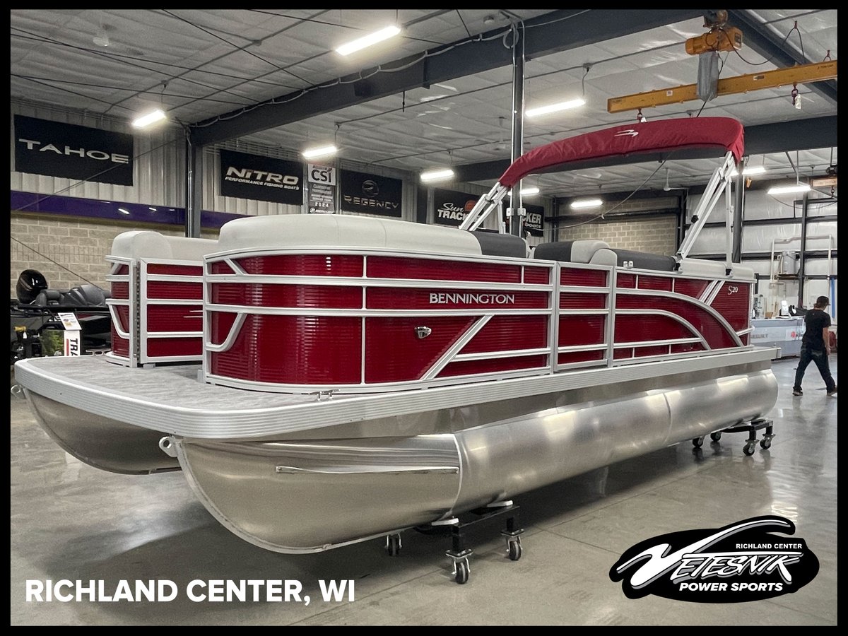 VETESNIK_PWRSPT's tweet image. 🚤 Discover the 2026 Bennington 20 S Cruise at Vetesnik Power Sports in Richland Center, WI! This stunning red pontoon combines comfort and style, perfect for lake days and family fun. 📞 608.647.8808 🌐 bit.ly/4gH3DH7 #Bennington #PontoonLife #WisconsinBoating 🚤