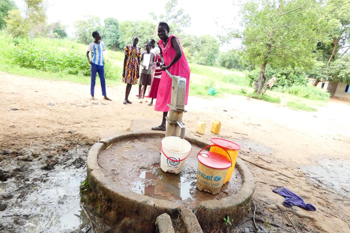 waterisbasic's tweet image. 💧 Safe water is back at Maliai Primary School!

After 5 days without clean water, 59 households &amp;amp; students now have reliable access again. Amou, 22, says the repair is “life-saving” for her community. 🌍✨ 

#CleanWater #SouthSudan #WaterIsBasic