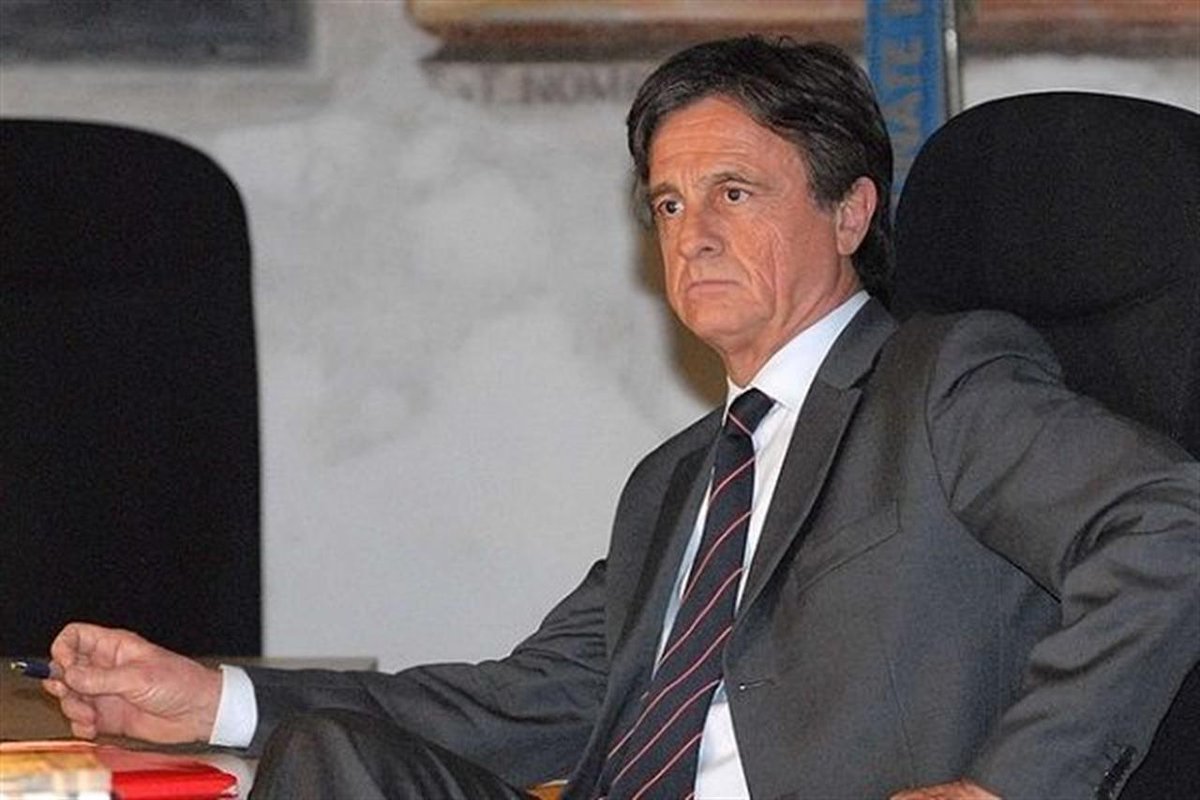 Ecco l'iniezione del motore delle indagini "Clean" e che prenderanno vigore in molte procure italiane.
Lo chiamano " Il leggendario"
#Garlasco