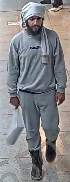 MISSING:
Menachem, 30
-last seen on Sept 25 at approx. 6 pm, in the Sheppard Ave E &amp; Leslie St area @TPS32DIV
-described as 6'0", slim-medium build, black beard, black hair
-wearing a grey sweatshirt with black lettering on the chest, grey sweatpants, black boots
#GO2019318
^sm