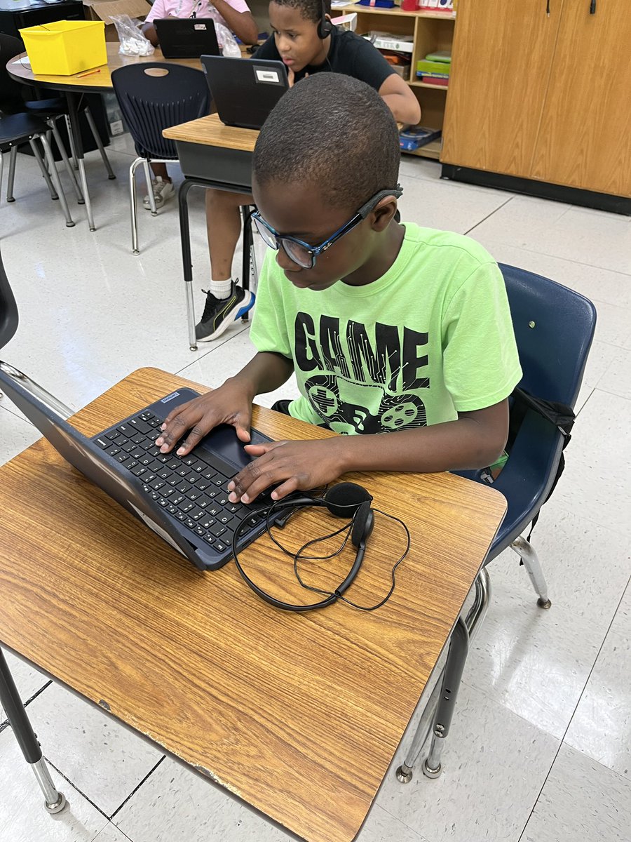 ATTENDANCE SPIRIT WEEK MEETS HISPANIC HERITAGE!🚨Thursday: Dress like your future self. Future athletes, rappers, barbers, doctors, law enforcement officers, gamers, and a present day composition book😍🤣 <a href="/BethuneES/">Mary M. Bethune Elem</a> <a href="/FultonCoSchools/">FultonCountySchools</a> <a href="/FCS_SEC/">FCS SEC</a>