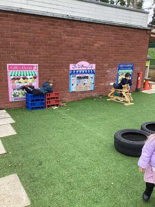 SPS_Watford's tweet photo. 🔥 The floor is lava! Our Nursery had a blast building balance, teamwork &amp; imagination 🌟
🍿 Meanwhile, chefs in the mud kitchen whipped up “popcorn cereal”!
Learning happens everywhere. 
Now welcoming new Nursery applications – join the adventure today! #EarlyYears #Admissions https://t.co/vBWq68DR49