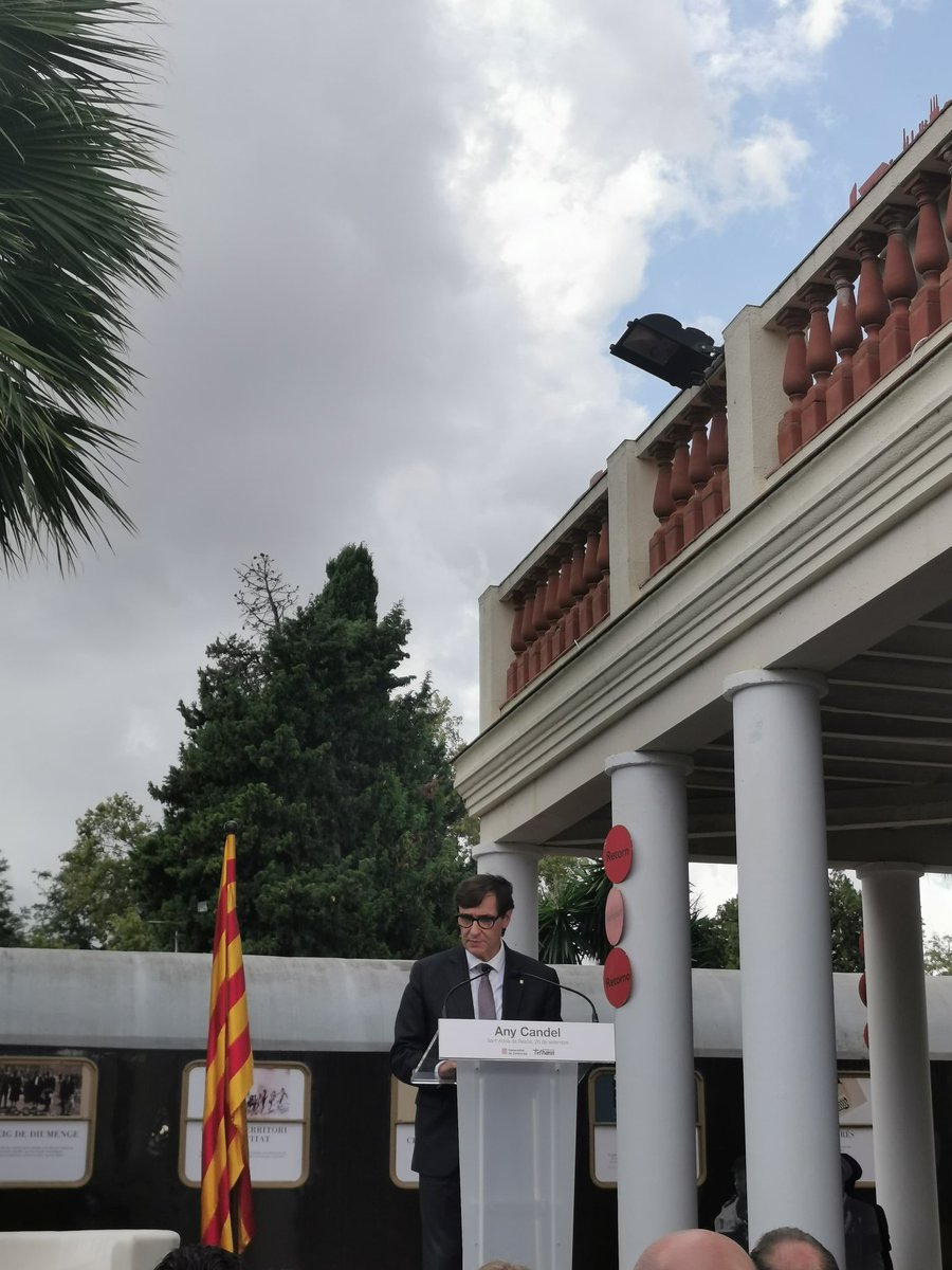 Francesc Candel va destacar per la seva contribució a la configuració de l’ideari col·lectiu sobre la immigració. Des de la #FundacióLaRoda creiem en el diàleg intercultural i per això, hem estat presents a l'acte central de l'Any Candel.