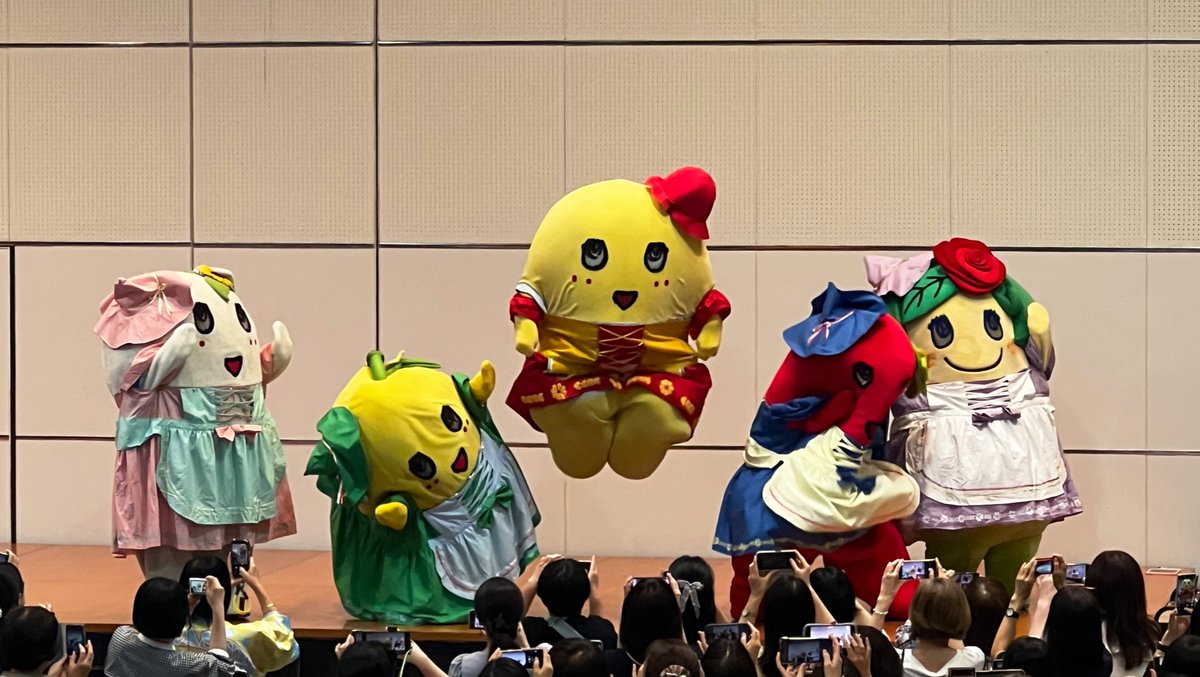 yuki_yucky5290's tweet image. とってもいいジャンプが撮れたのでお裾分け😚💛

#ふなっしー
#ふにゃっしー
#ふなごろー
#ペアンヌ
#ブッシャア