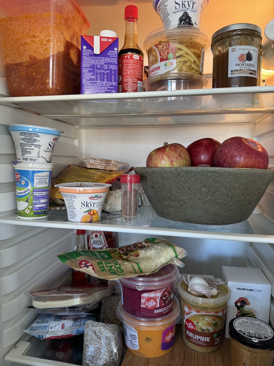 Człowiek Warga tweet media