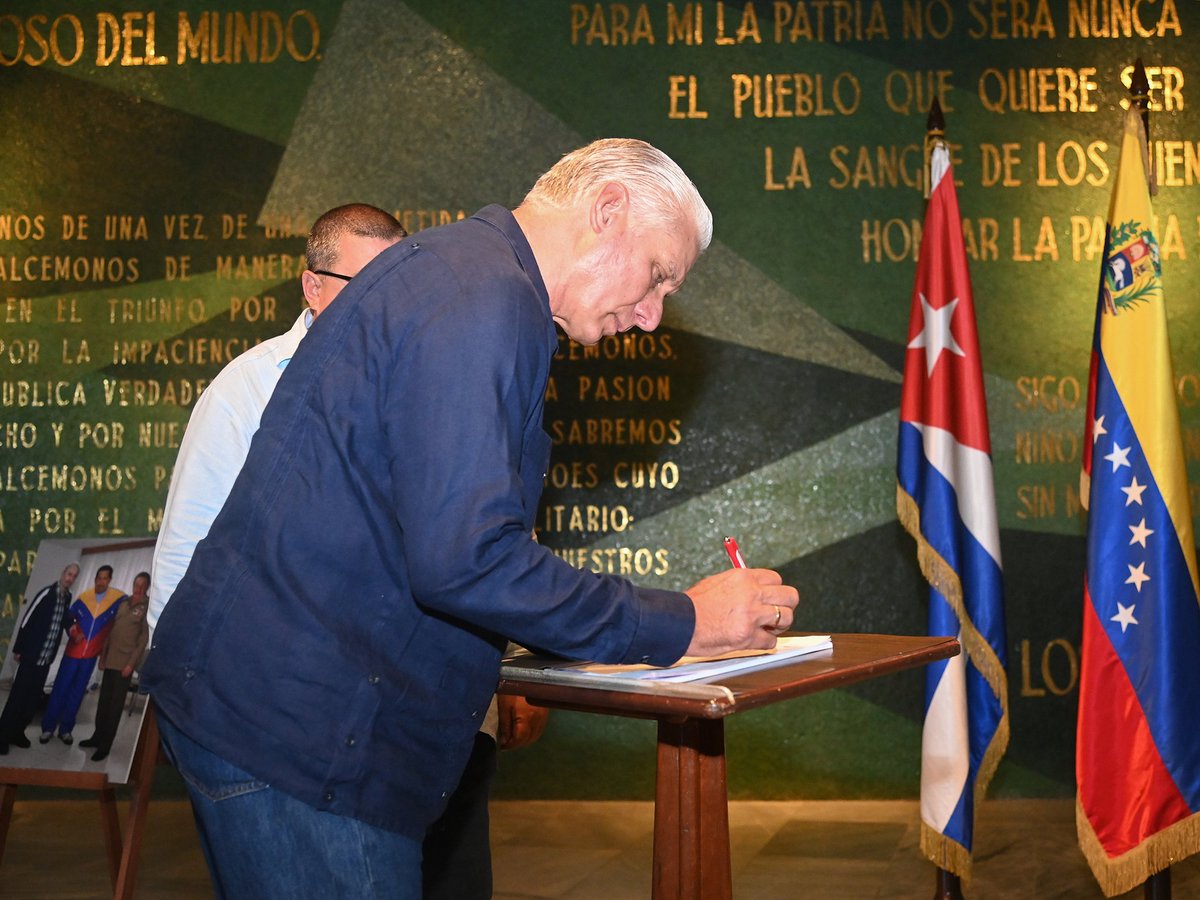 Declaración  del Gobierno Revolucionario Cubano “Urge impedir una agresión militar contra la República Bolivariana de #Venezuela". En apoyo firmamos ratificando la declaración de nuestro gobierno #VenezuelaVencerá