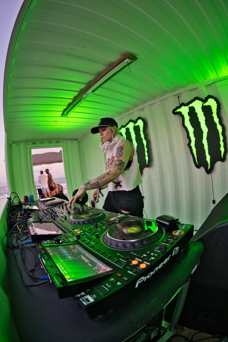 Weekend incoming... Wat doe jij dit weekend? 🥳🍹
#MonsterEnergy #FridayFuel