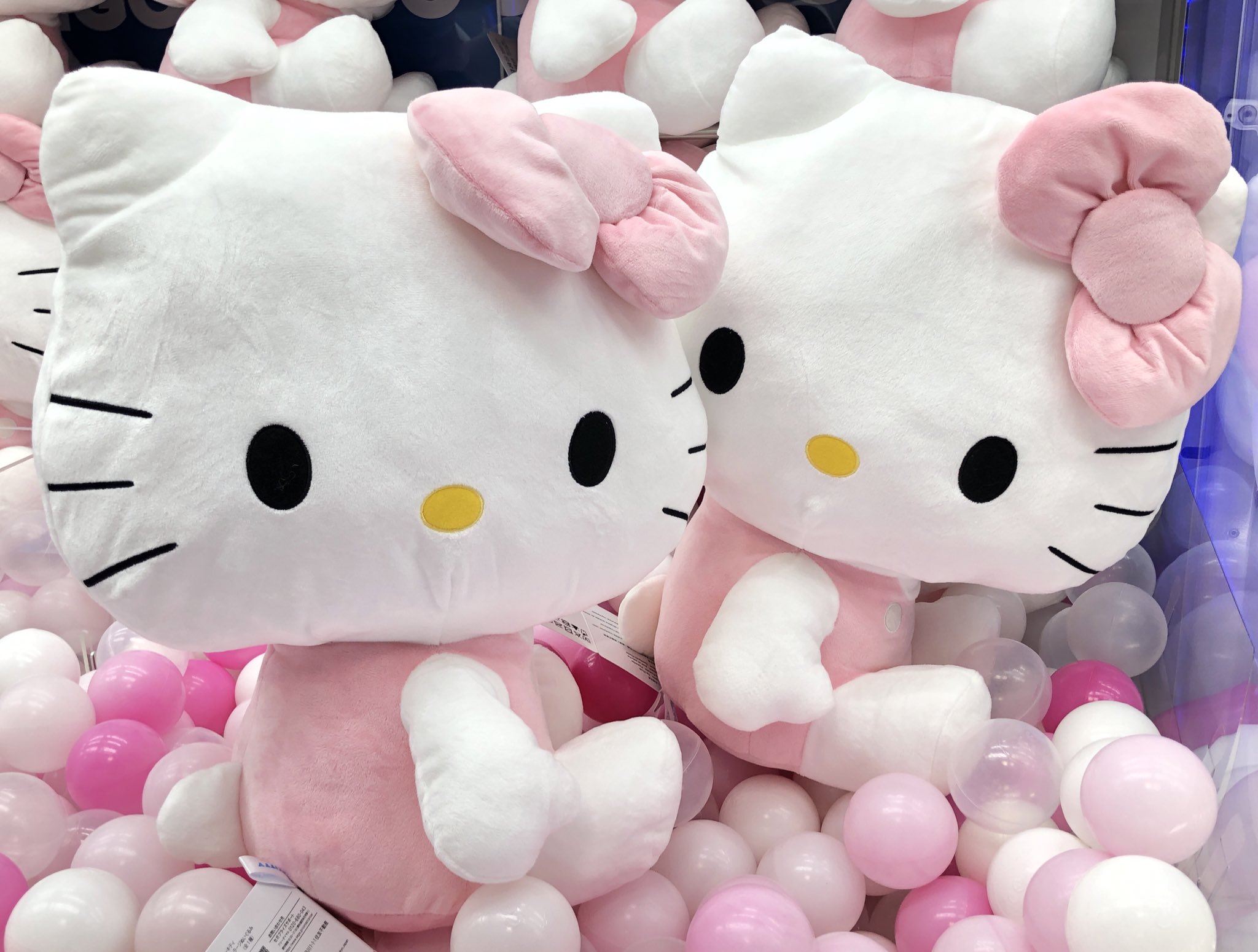 BIGO LIVEハローキティぬいぐるみ