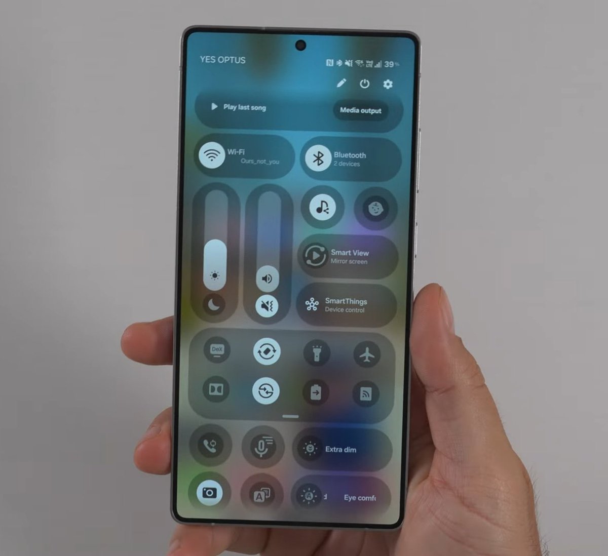 TheAppleDesign's tweet image. Samsung should fire its entire software design team