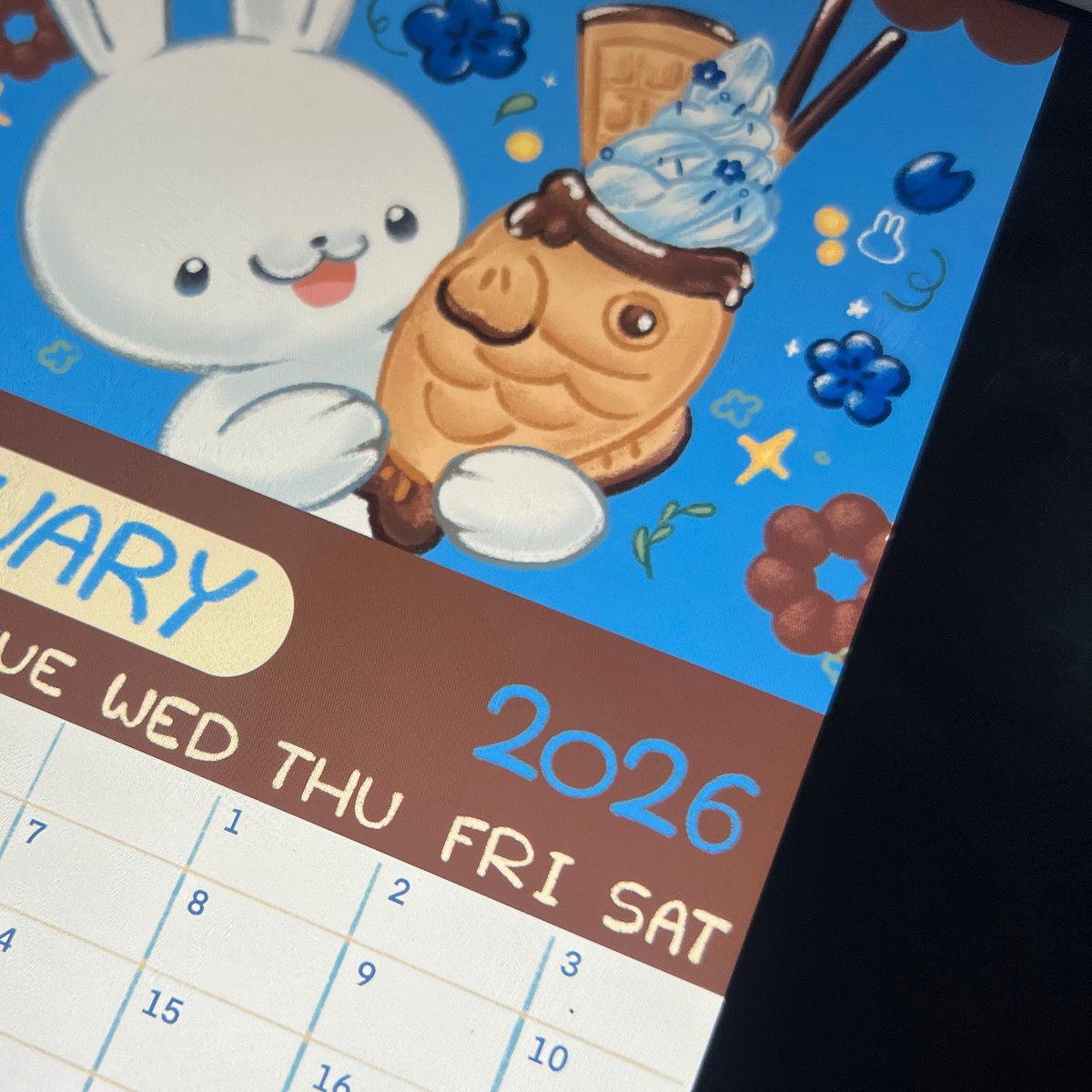 me_meeyen's tweet photo. WIP ช่วงนี้กำลังขลุกกับปฏิทินมากเลยฮะ ;-; คุมตีม12ภาพยากกว่าที่คิดล่ะ อยากให้ทุกคนได้มีรูปน่ารักๆแขวนห้องดูตลอดปี แก้แบบไปเกือบทุกรอบที่วาดเดือนใหม่เสร็จ

*ขายของ*
รอบส่งของวันอังคารนี้รอบสุดท้ายแล้วนะคั้บบ ซื้อติ้กเกอร์อ้ะยาง https://t.co/F31EErIWF2
