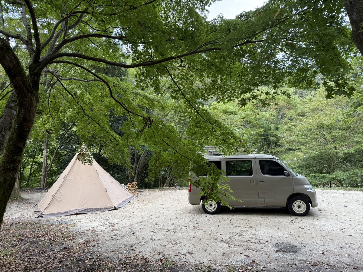 KOMORIP_com's tweet photo. 熊本キャンプ⛺️
余り寝れずにヘトヘトでテント建てるの諦めました。。
テントはお友達の。朝もパンケーキ🥞作ってもらいました。
美味しかった✨

そして、福岡に忘れ物を取りに寄りながらの淡路島へ🚗
バンライフ続く https://t.co/w1KSgnJfTq