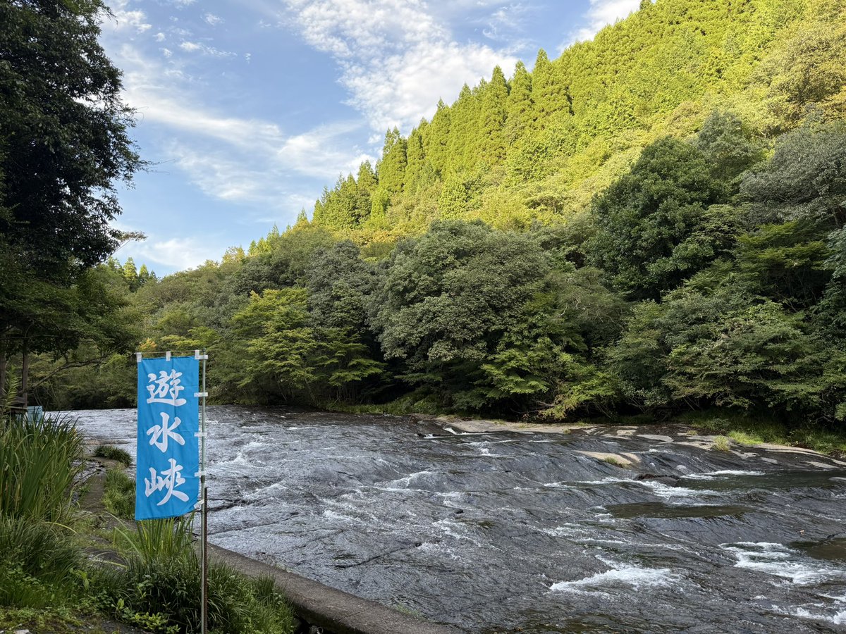 KOMORIP_com's tweet photo. 熊本キャンプ⛺️
余り寝れずにヘトヘトでテント建てるの諦めました。。
テントはお友達の。朝もパンケーキ🥞作ってもらいました。
美味しかった✨

そして、福岡に忘れ物を取りに寄りながらの淡路島へ🚗
バンライフ続く https://t.co/w1KSgnJfTq