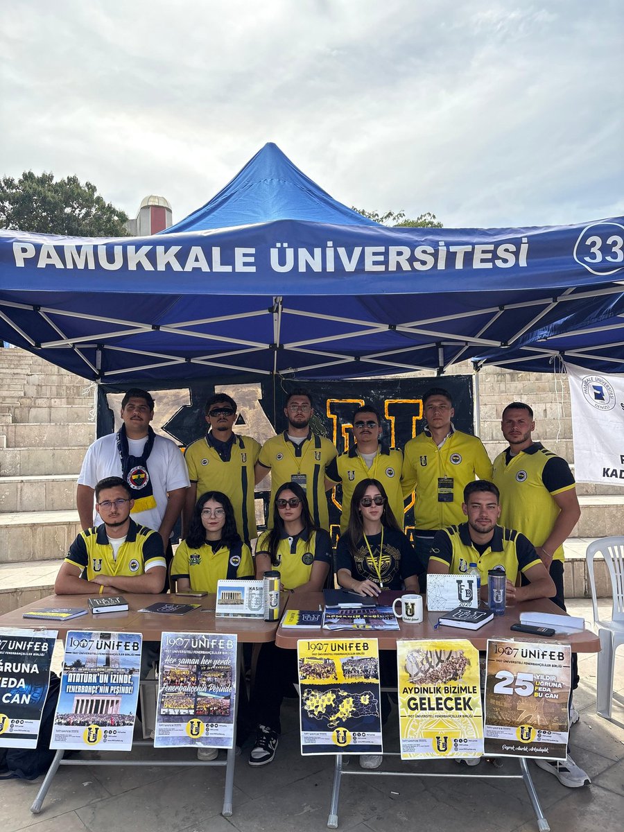 1907 ÜNİFEB Pamukkale Üniversitesi örgütlenmesi olarak 2025-2026 Güz Dönemi stant çalışmalarımıza Mühendislik yanı Amfi Meydanında  devam ediyoruz. Tüm Fenerbahçeli arkadaşlarımızı bekliyoruz. #HaydiSenDeGelKatılBize
