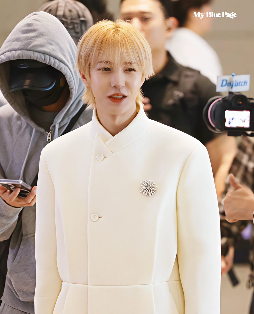 ele tá tão lindo e o cabelo tá tão grandinho 😩💕