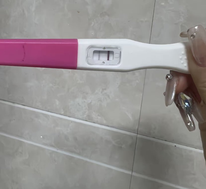 怎么办姐妹们，都不知道是老公的还是黑爹的，但是老公知道了叫我生下来 应该怎么办啊 #媚黑