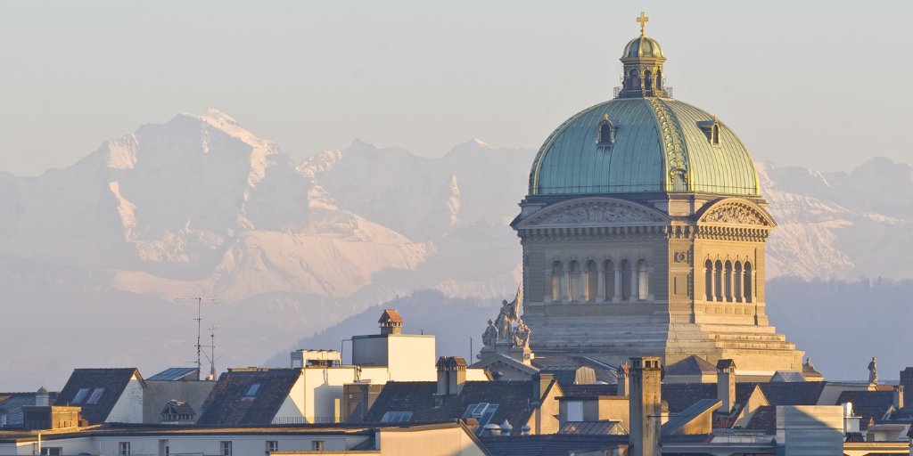 Il TCS si adopera affinché il finanziamento dell’#infrastruttura #stradale sia assicurato a lungo termine. A tal fine, tutti gli utenti della strada dovranno dare il loro giusto contributo, fra cui anche i veicoli elettrici. Per saperne di più 👉 brnw.ch/tassa_per_i_ve…

#myTCS
