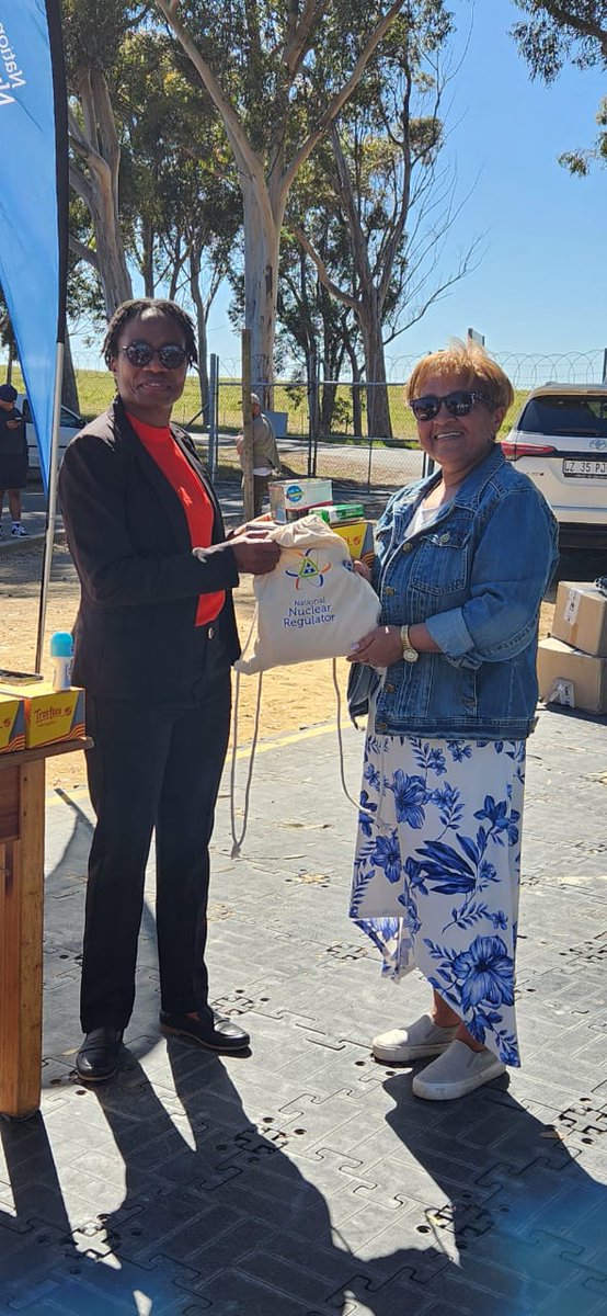 26 September 2025 Cape Town:  As part of celebrating the 25th Anniversary of the NNR, CEO Ditebogo Kgomo and Team NNR handed comfort hygiene packs, school shoes, bag packs, and party packs to learners at Vaaitjie Moravian Primary school a few kilometers from the NNR site office.