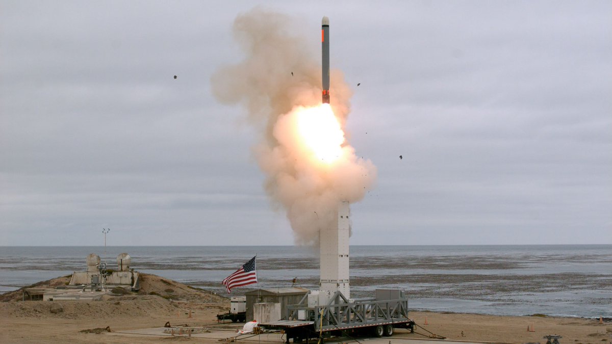 During a recent behind-closed-door meeting with President Donald J. Trump, Ukrainian President Volodymyr Zelensky requested BGM-109 “Tomahawk” Land Attack Cruise Missiles (TLAM) from the United States, which have a range of up to 1,500 miles, able to easily strike Moscow,