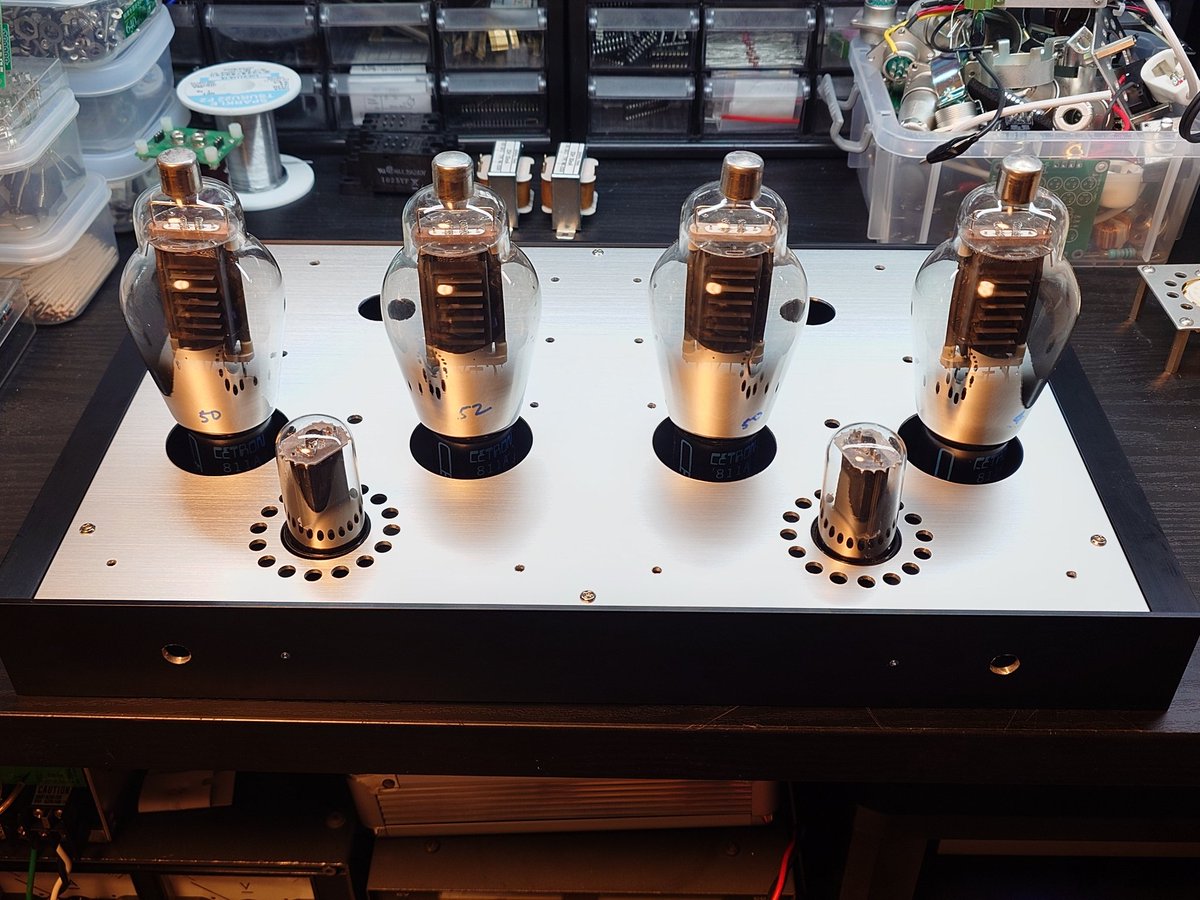 とりあえずアンプユニットの穴あけ加工終わった。