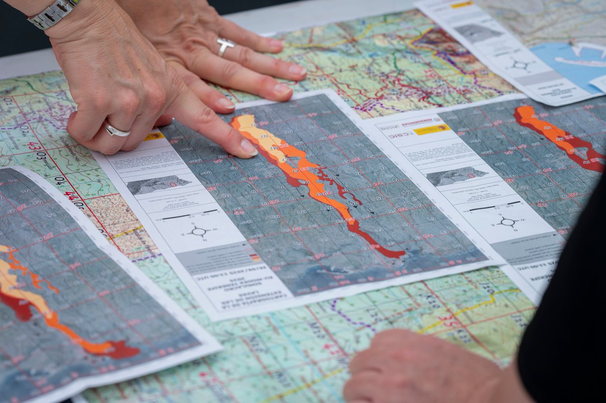 🌋 Medio centenar de expertos/as del #CSIC prestan asesoramiento científico en el simulacro de erupción volcánica de Tenerife

➡️ El CSIC ha formado parte del Comité Científico y ha comprobado la operatividad de sus protocolos para futuras emergencias

👉 tiny.cc/5f3t001