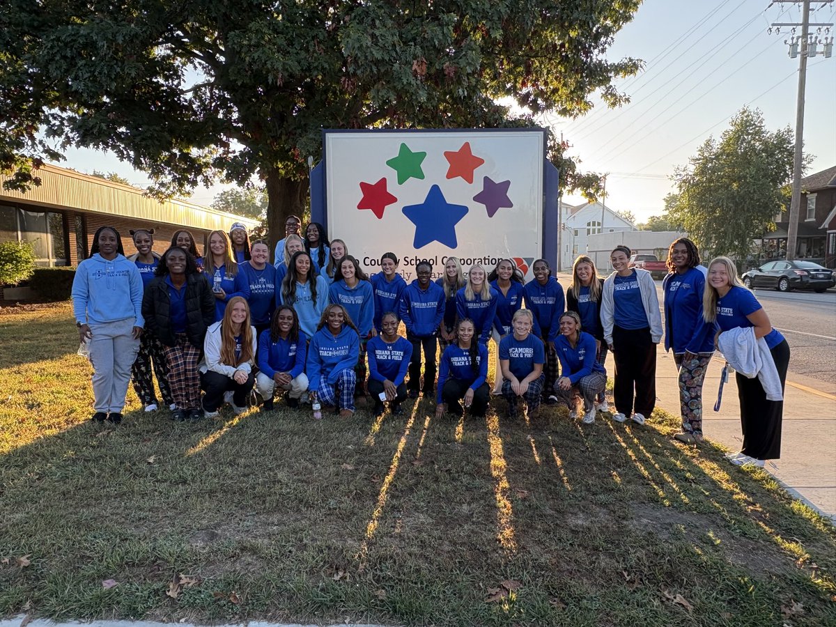 Coach_A_Martin's tweet image. We were all Deming Stars ⭐️ today! AND we joined in on Pajama Day! Thank you Miss Chrissy, Vigo Co School Corp, Katie Shane and ⁦@TammySchaffer⁩ for setting this up! Our “big” kids love handing out High 5️⃣👋’s to the little ones 💙 #ISUTF #Demingstars