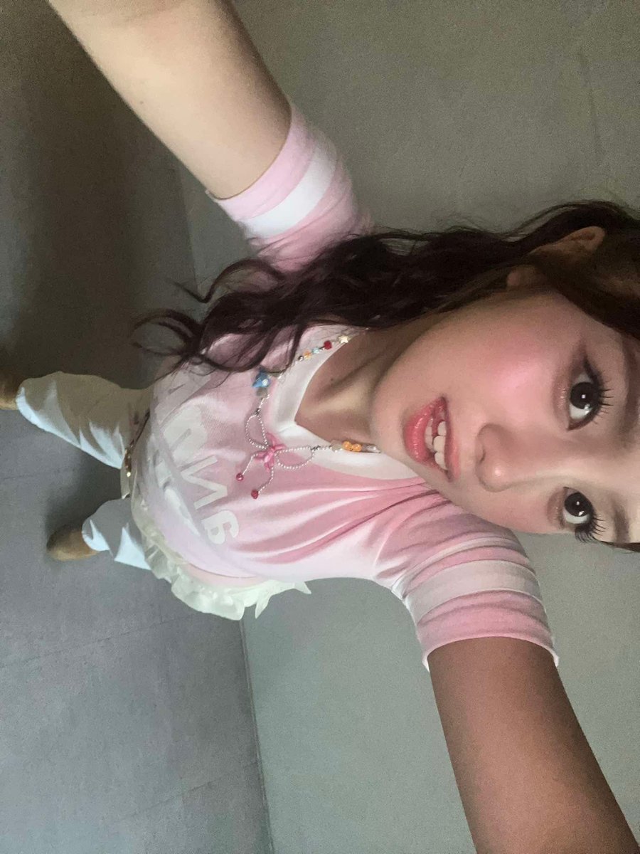 UNIS_offcl's tweet image. 🐰🎀 imy ! 🍓🍵

#UNIS #유니스 
#ELISIA #엘리시아