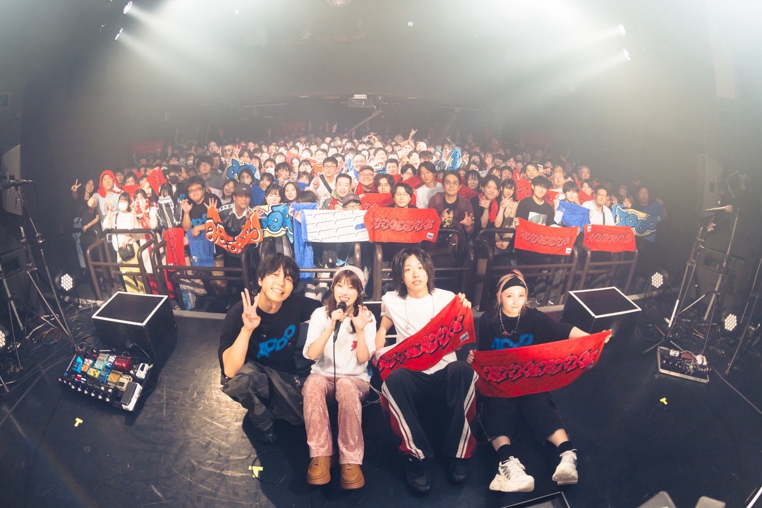 11月御予約★りぃページ となりの吸血鬼さん]描き下ろしB1タペストリー（ソフィー