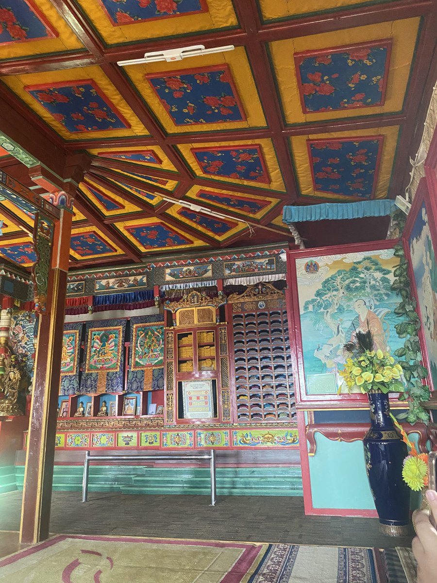 Дэлхий ертөнцийн бүх зүйл  амар амгалан байгээ🙏🙏🙏
Үрс бүхэн эрүүл энх жаргалтай байгээ🙏🙏🙏