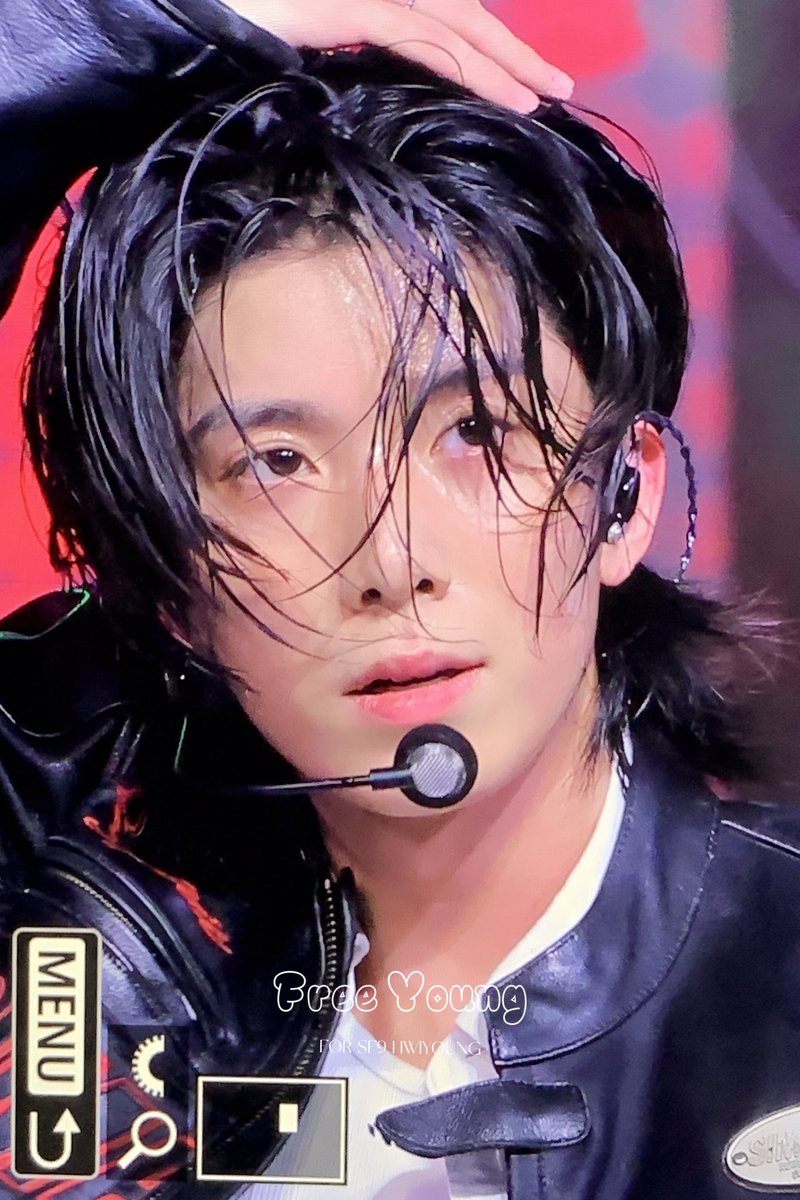 Freeyoung0511's tweet photo. 250926 영규니대통령💙

#SF9 #에스에프나인 #휘영 #HWIYOUNG #フィヨン @0_rbsl https://t.co/xJmtzYvp9G