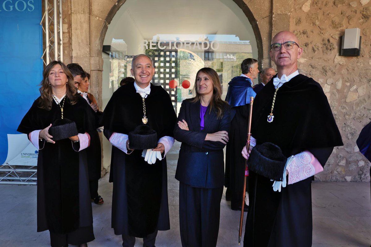 Celebramos la apertura oficial de un nuevo curso en la <a href="/UBUEstudiantes/">Universidad Burgos</a>. Un año por delante para aprender, descubrir y soñar a lo grande. La <a href="/jcyl/">Junta de Castilla y León</a> estará a vuestro lado, como siempre. ¡Feliz curso a todos!