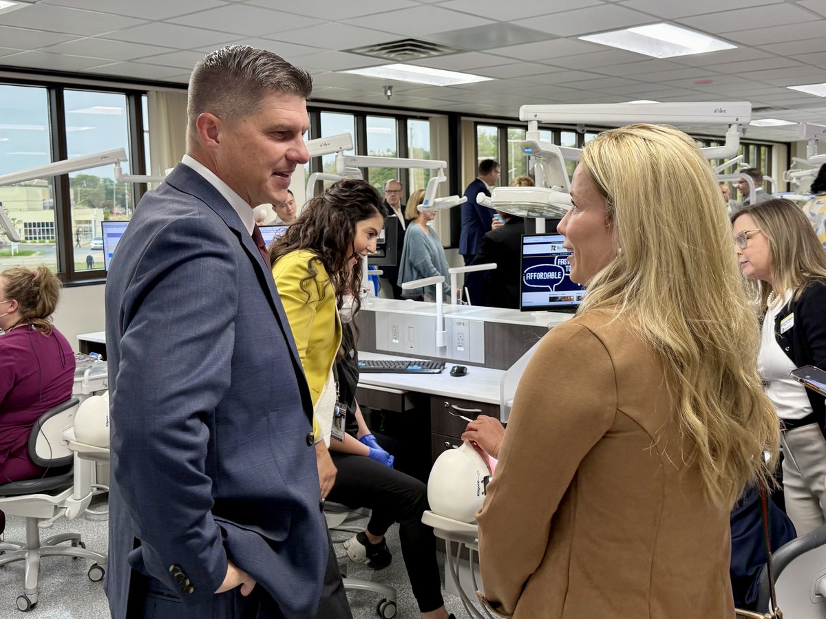 RepFinstad's tweet image. Thanks to Dr. Boyd and the incredible @RochesterCTC team for welcoming me to the opening of their new Dental Sim Lab. This is an outstanding example of higher education preparing our next generation for the workforce. It was also a privilege to connect with Chancellor Olson,…