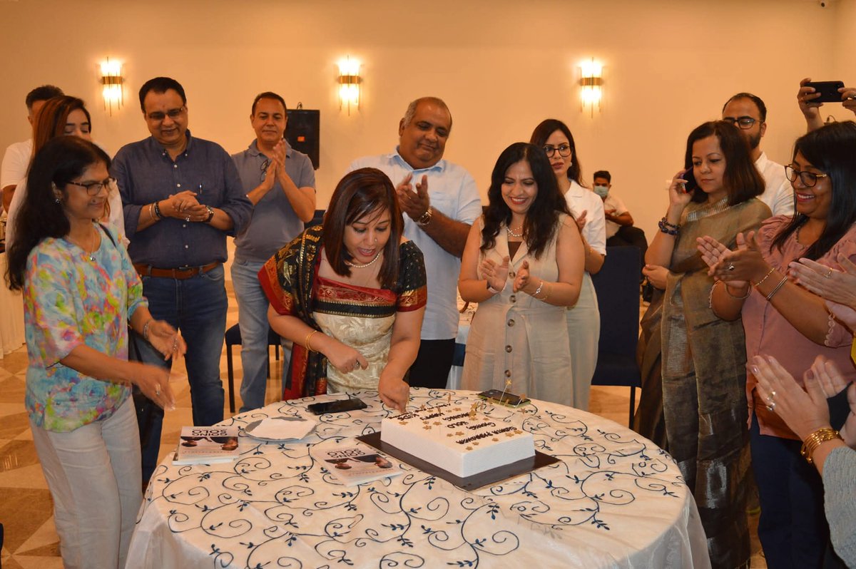 sujatavidu's tweet image. Today marks the fourth #anniversary of my beloved 
#Handbook for  #SingleParents &quot;Going Solo - Raising Happy Kids.&quot; I&apos;m thrilled! A heartfelt thank you to @TheBookBakers, @vishwakarmaprakashan, @atlanticindia, and @Imjyoti5 for your unwavering belief and support.#bookanniversary