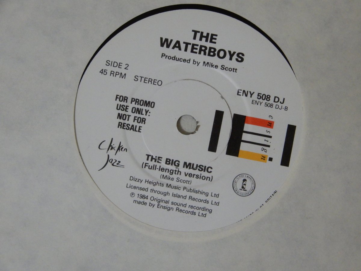 今日はマンションの断水の日。わかってはいたが、なかなか躰はわかってくれない。あの苦痛に悶える時間、なんと表現したらよいか。
水は大事だね、ということで、Waterboys「Big Music」。Radio-editとFull-length。そんなに変わらないイメージも。