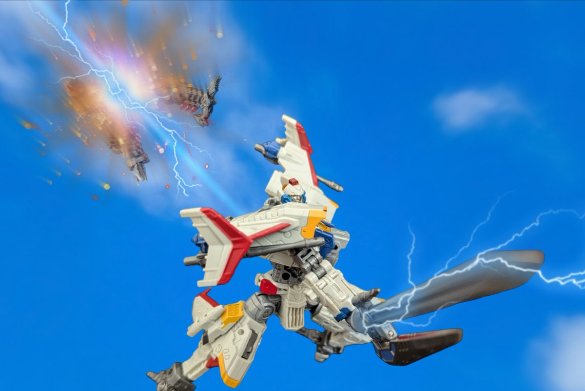 Jeter_Driver's tweet image. 晴れた日に雷が鳴ったなら、
それは侵略者が斬られる音だ。

#ワンフォトワンシーン