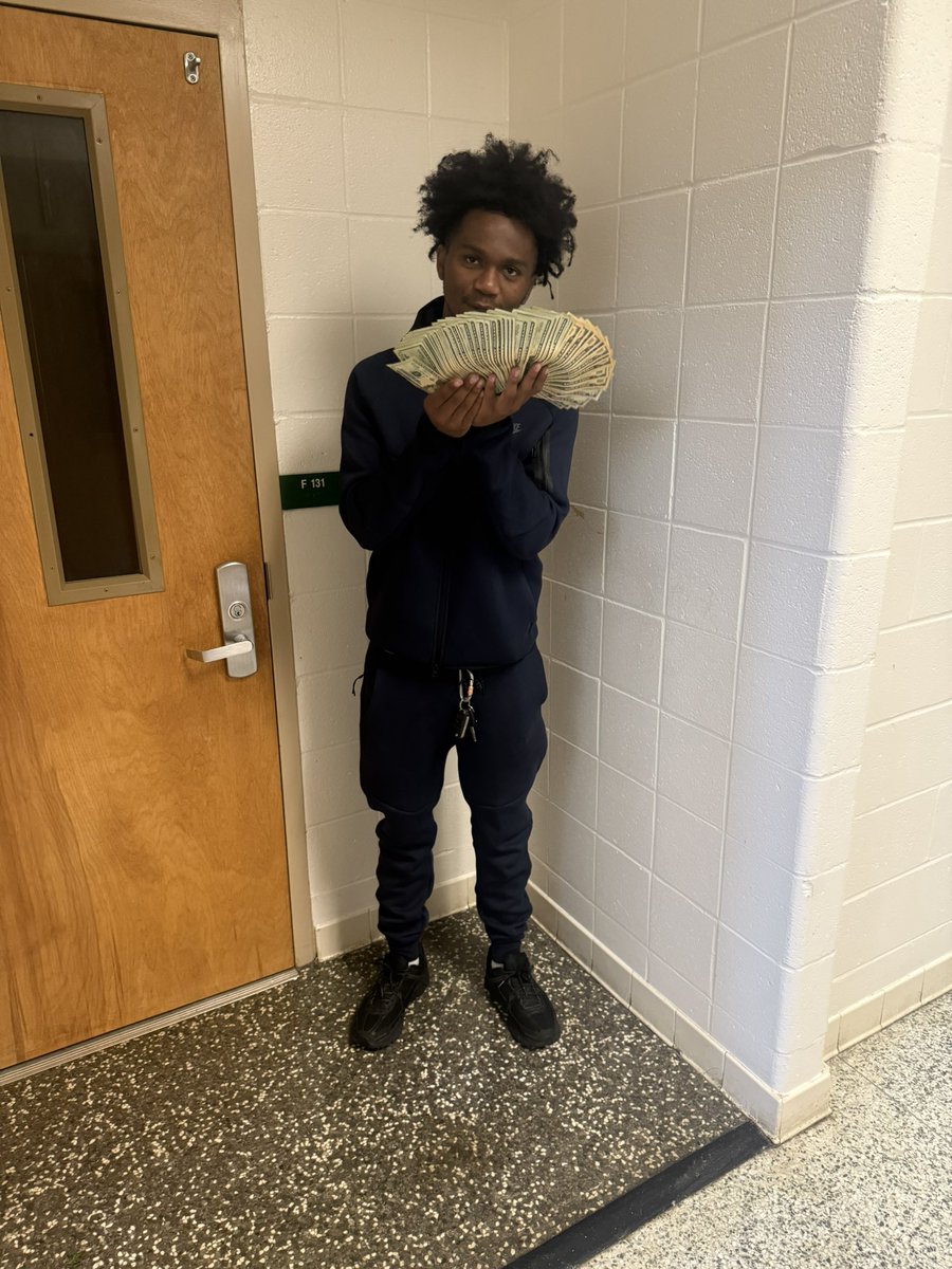 la cam (@bipmoneyy00) on Twitter photo 