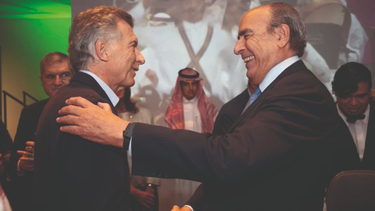DiarioPuntal's tweet image. ‼️ Pese a los gestos públicos y la foto con #Francos, no hay un acercamiento real entre el #Gobierno y #Macri

👉🏻 En el entorno del expresidente aseguran que su postura no cambió nada en las últimas horas, que “siempre está a disposición”.

🌐 Puntal.com.ar