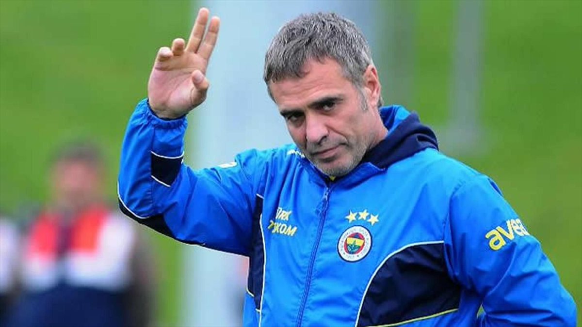 Fenerbahçe taraftarının %90,7'si takımın başında Tedesco'nun yerine Ersun Yanal'ı görmek istiyor.