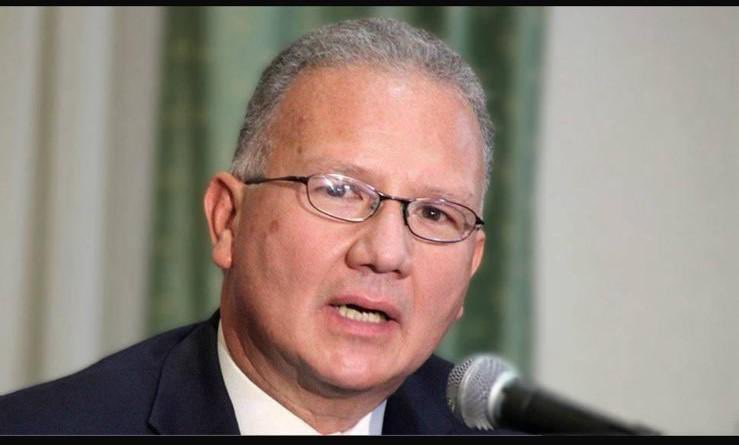 Venezuela🇻🇪l Hace más de un año encapuchados detuvieron a Perkins Rocha, coordinador jurídico de Vente Venezuela.

A pesar de su delicada condición médica, su familia, como la de muchos presos políticos, no ha recibido información sobre su estado de salud.
shorturl.at/KQgTQ