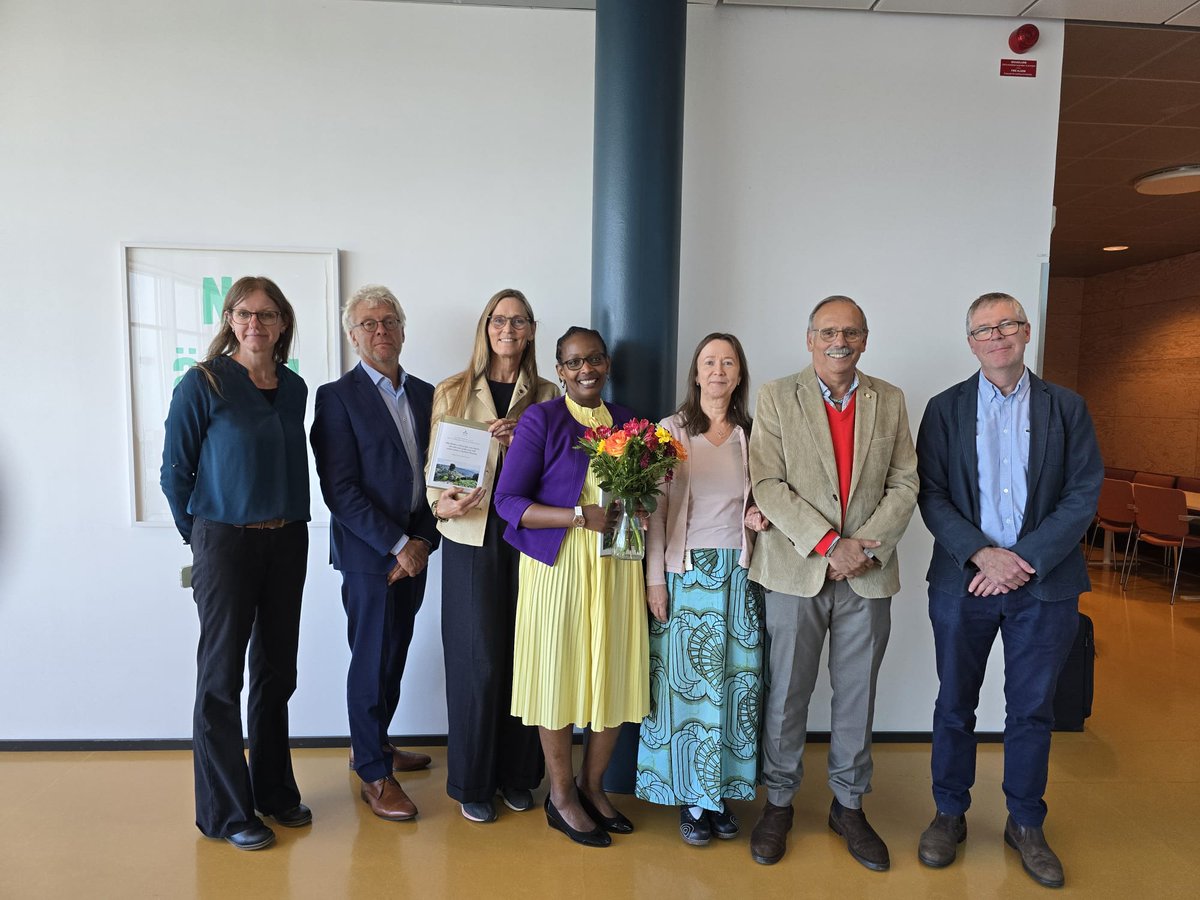 Celebrating 🎉 Dr. Marie Anne Mukasafari for successfully defending her PhD thesis at SLU, #Sweden! Her research proposes strategies to improve animal husbandry; boosting both the quantity and quality of milk, reducing #stunting and enhancing household livelihoods in #Rwanda.
