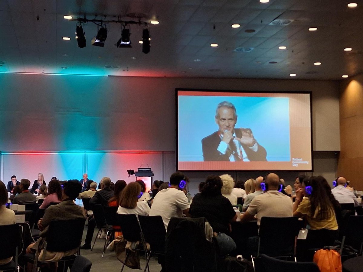 esclerosiseme's tweet photo. 🗣️@StankoffBr, presidente de #ECTRIMS:

"Una de las direcciones es tratar el componente inflamatorio de la enfermedad, especialmente cuando hay inflamación en el #cerebro o médula espinal, aunque muchas veces la información no se puede tratar como se debe".

"Hay inhibidores que llegan al sistema nervioso, cuya aprobación está en debate".

#EsclerosisMúltiple
@ECTRIMS 
#ECTRIMS #ECTRIMS4me
