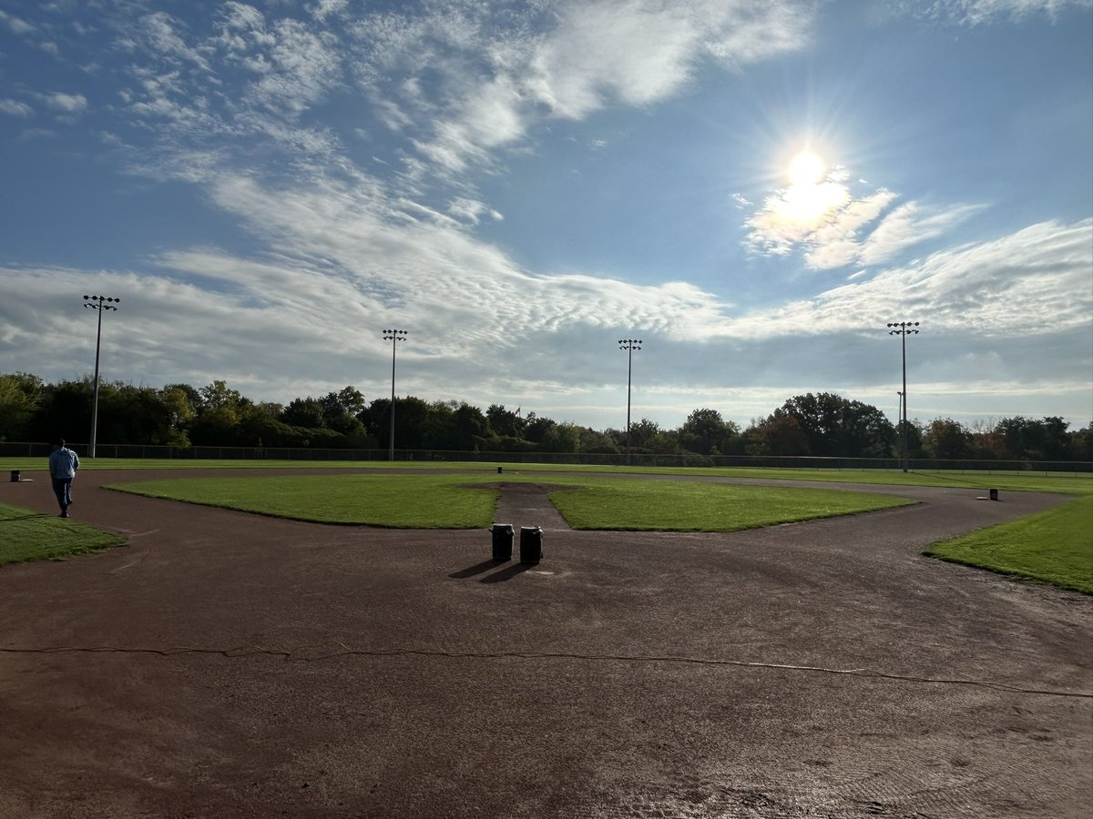 Our 2025 <a href="/PrepBaseballON/">Prep Baseball Ontario</a> Ontario Royals Scout Day is set to kick off at Nelson Park in Burlington today. Metrics and video to follow <a href="/ORBCRecruiting/">Ontario Royals Baseball Recruiting</a> #RepTheCrown👑⚾️