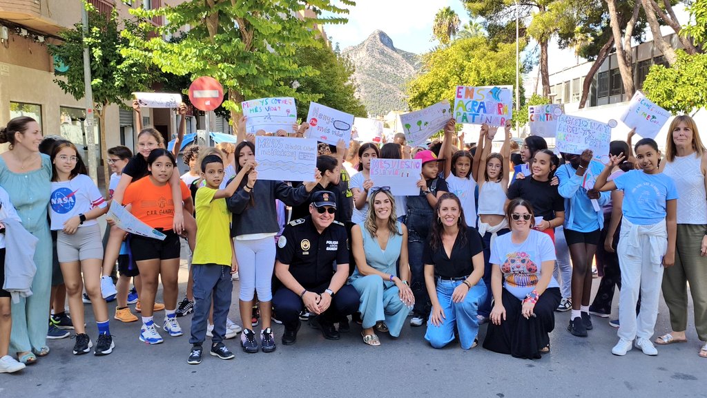 🚴Dins de la setmana de la mobilitat, la infància de Gandia pren el carrer sol·licitant una ciutat sense vehicles i segura. 🛴  
✊Fantàstica la revolta escoltar! 
🫂Gràcies per la vostra implicació.